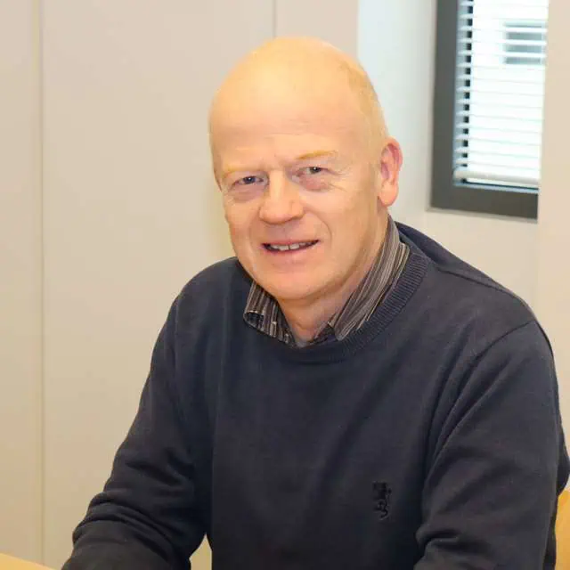 Konsultasjonsansatt ved Nordisk inntakskontor, med fokus på medisinsk veiledning og pasientbehandling.